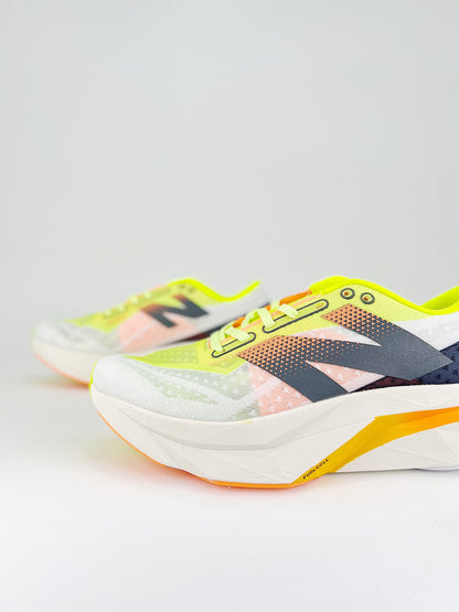 Tênis New Balance Fuelcell Supercomp Elite V4