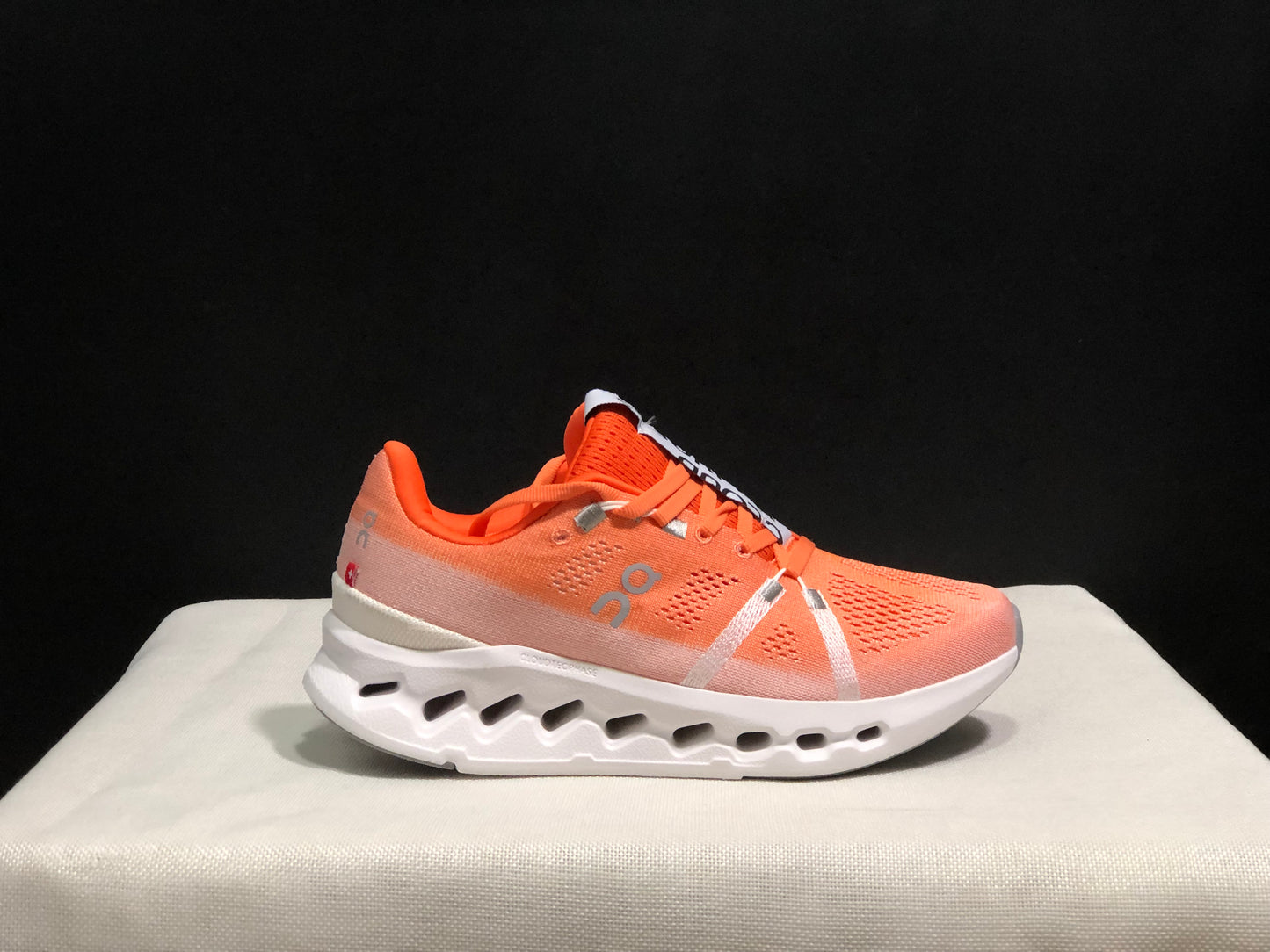 Tênis On Running Cloudsurfer