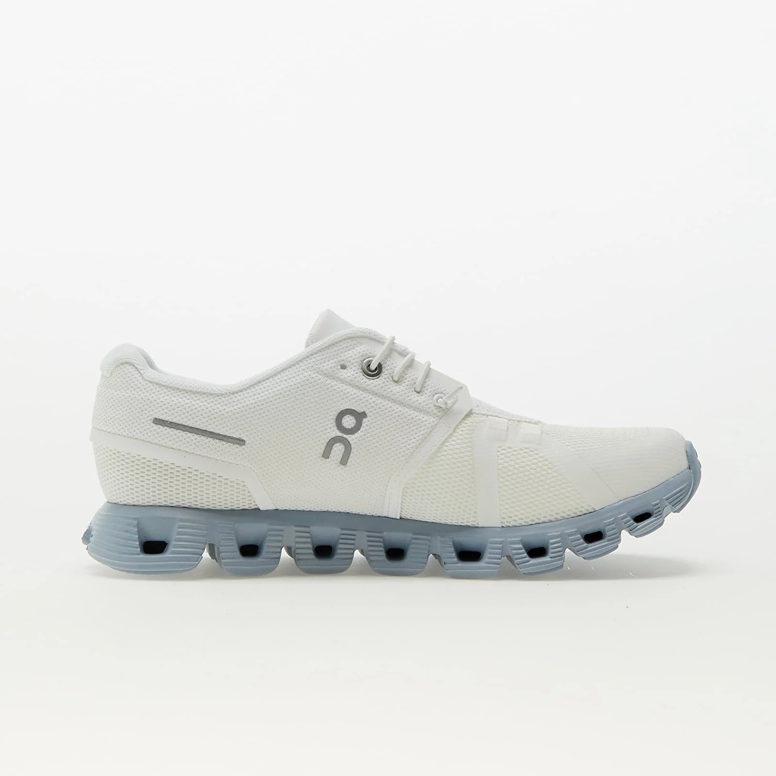 On Running Cloud 5 White Chambray
