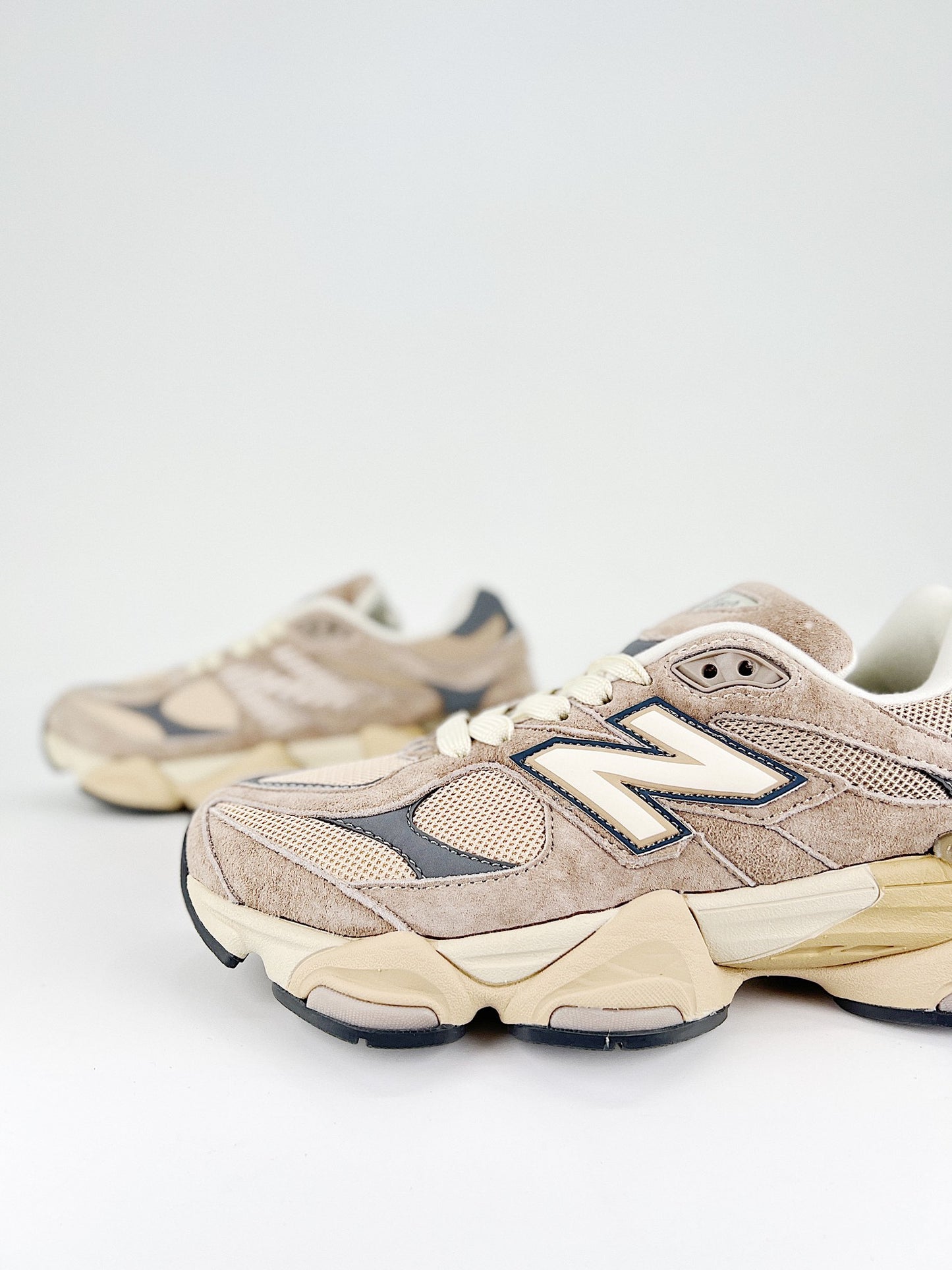 New Balance 9060 Driftwood Castlerock