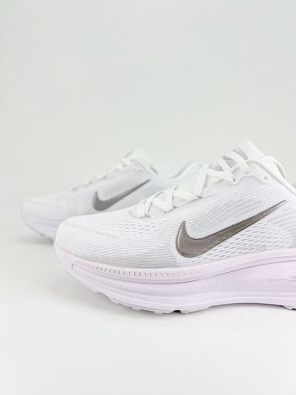 Tênis Nike Vomero 18