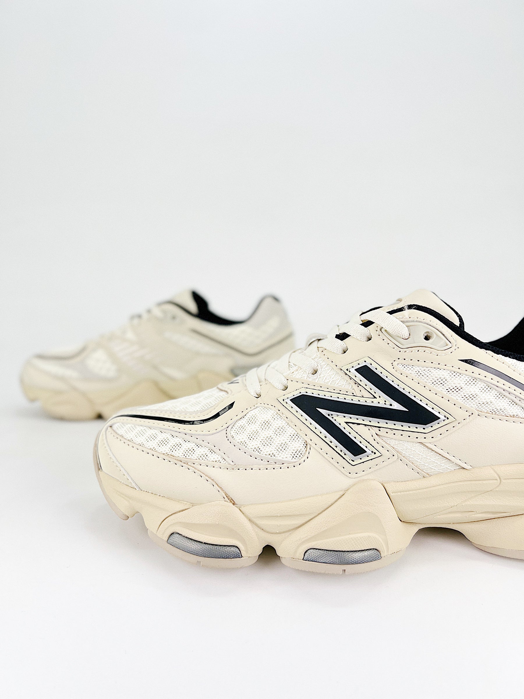 New Balance 9060 Turtledove Black Silver Metallic