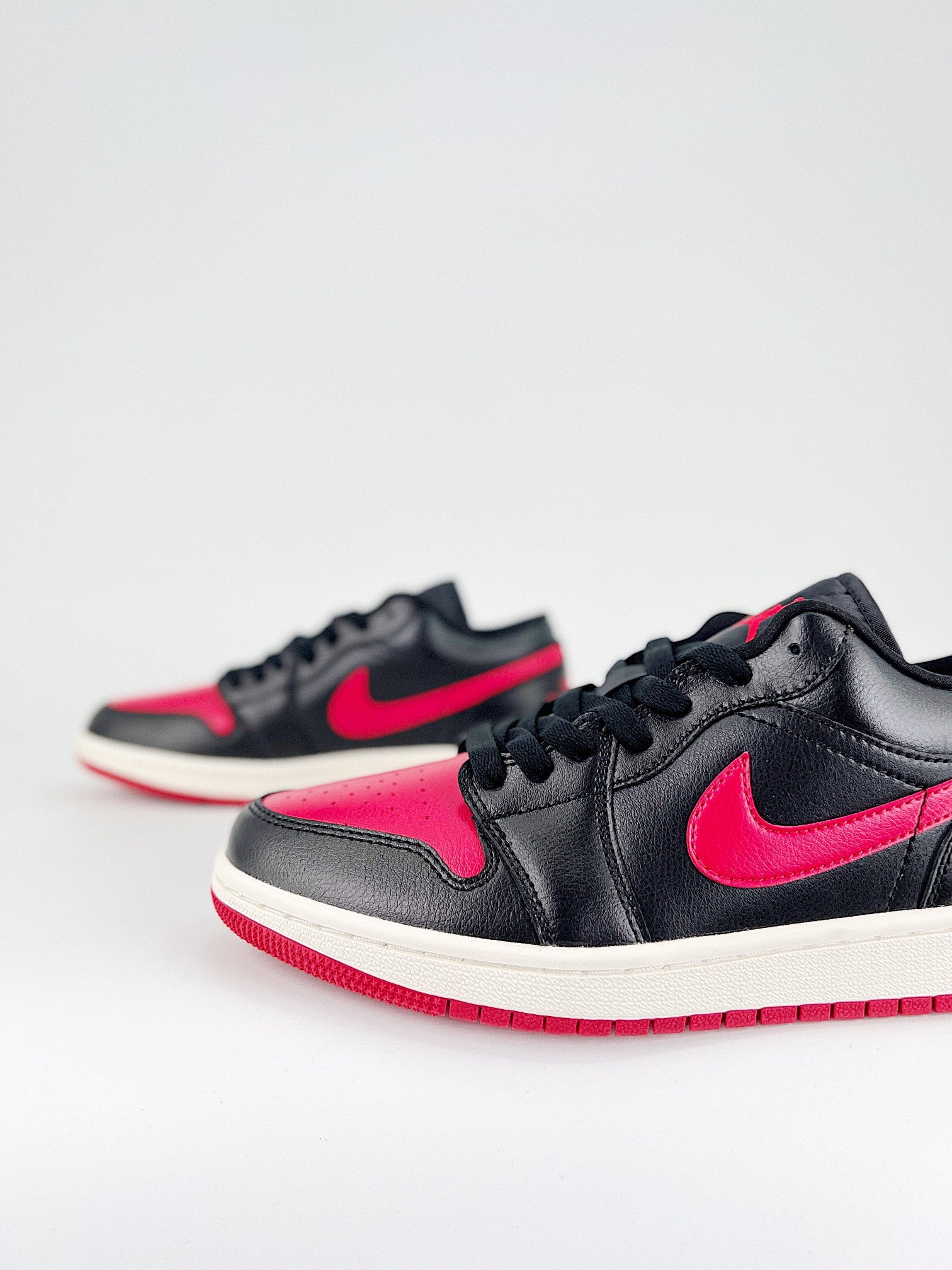 Air Jordan 1 Low Bred Sail