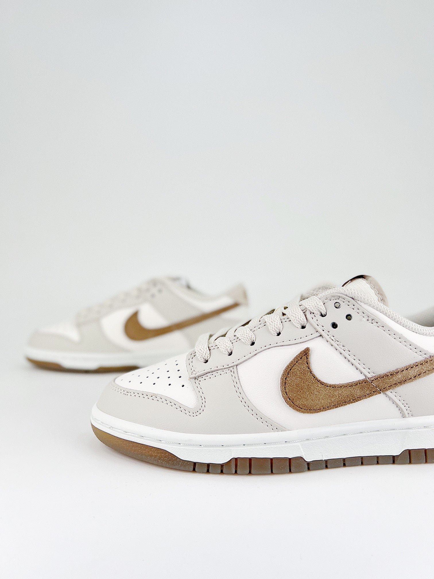 Nike Dunk Low SE Phantom Khaki