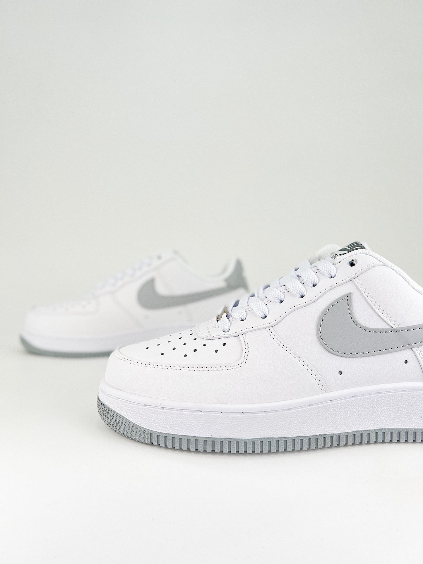 Nike Air Force 1 Low White Light Smoke Grey