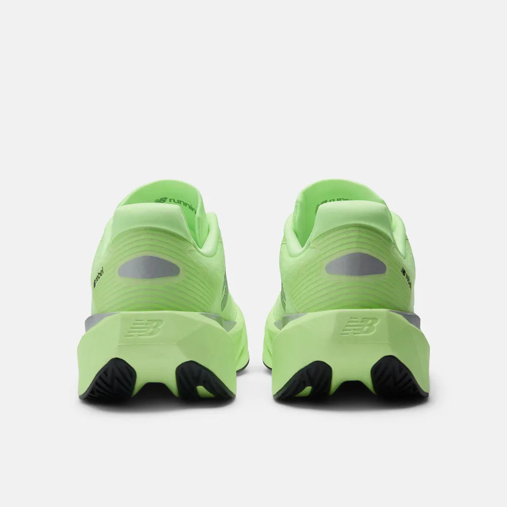 Tênis New Balance Fuelcell Rebel V5