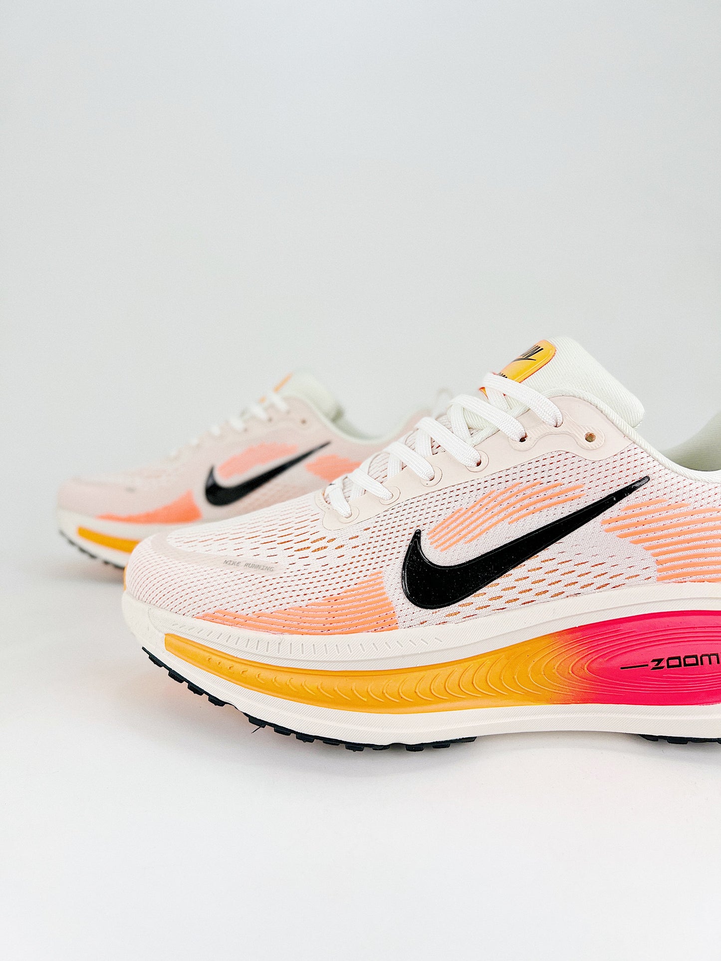 Tênis Nike Vomero 18