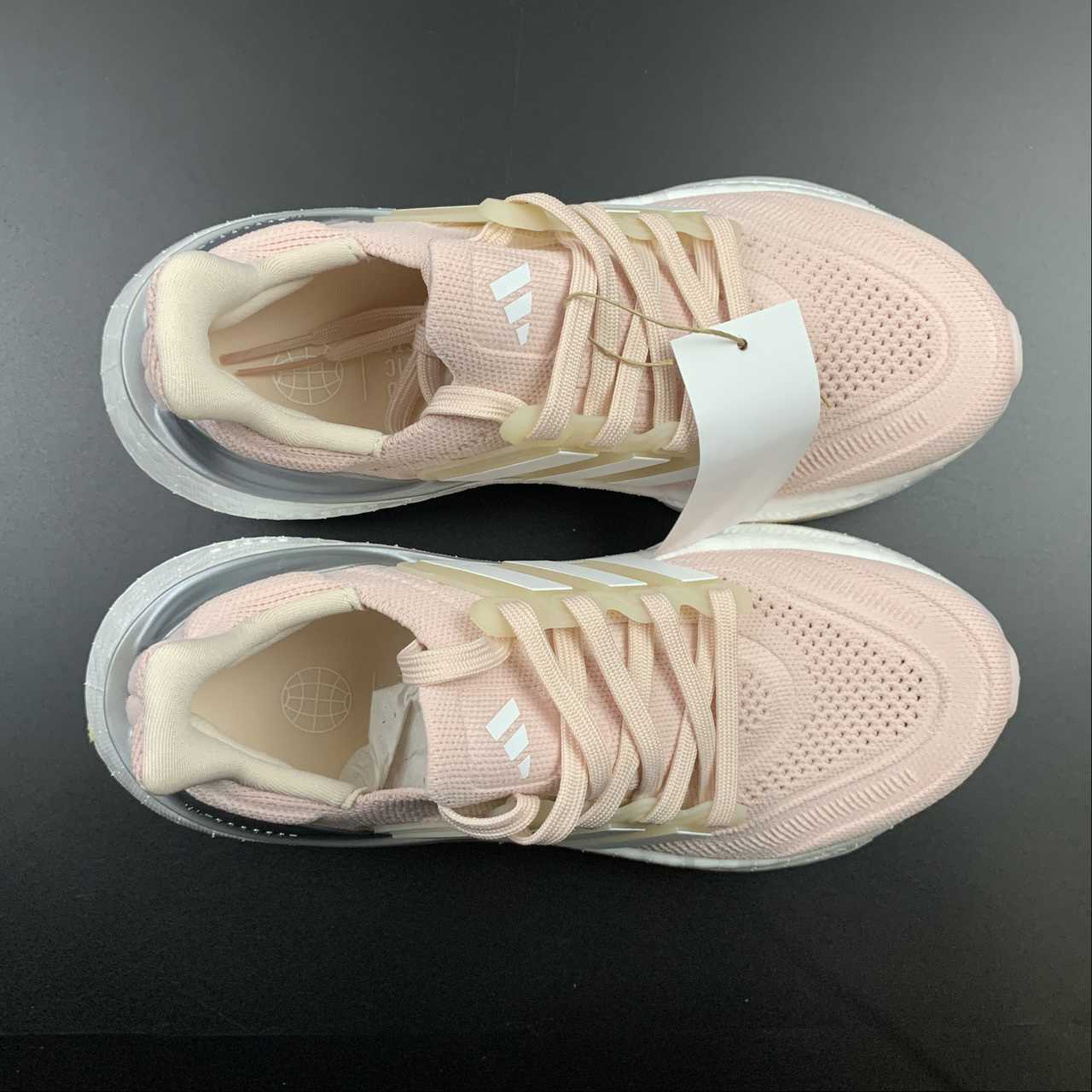Tênis Adidas UltraBoost Light 23