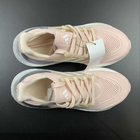 Tênis Adidas UltraBoost Light 23