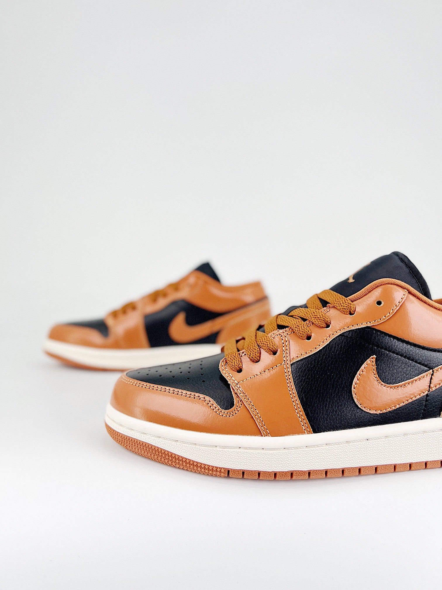 Air Jordan 1 Low Archaeo Brown