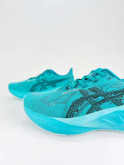 Tênis Asics Novablast 5