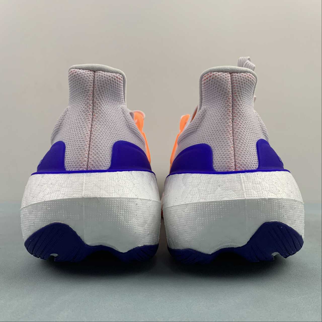 Tênis Adidas UltraBoost Light 23