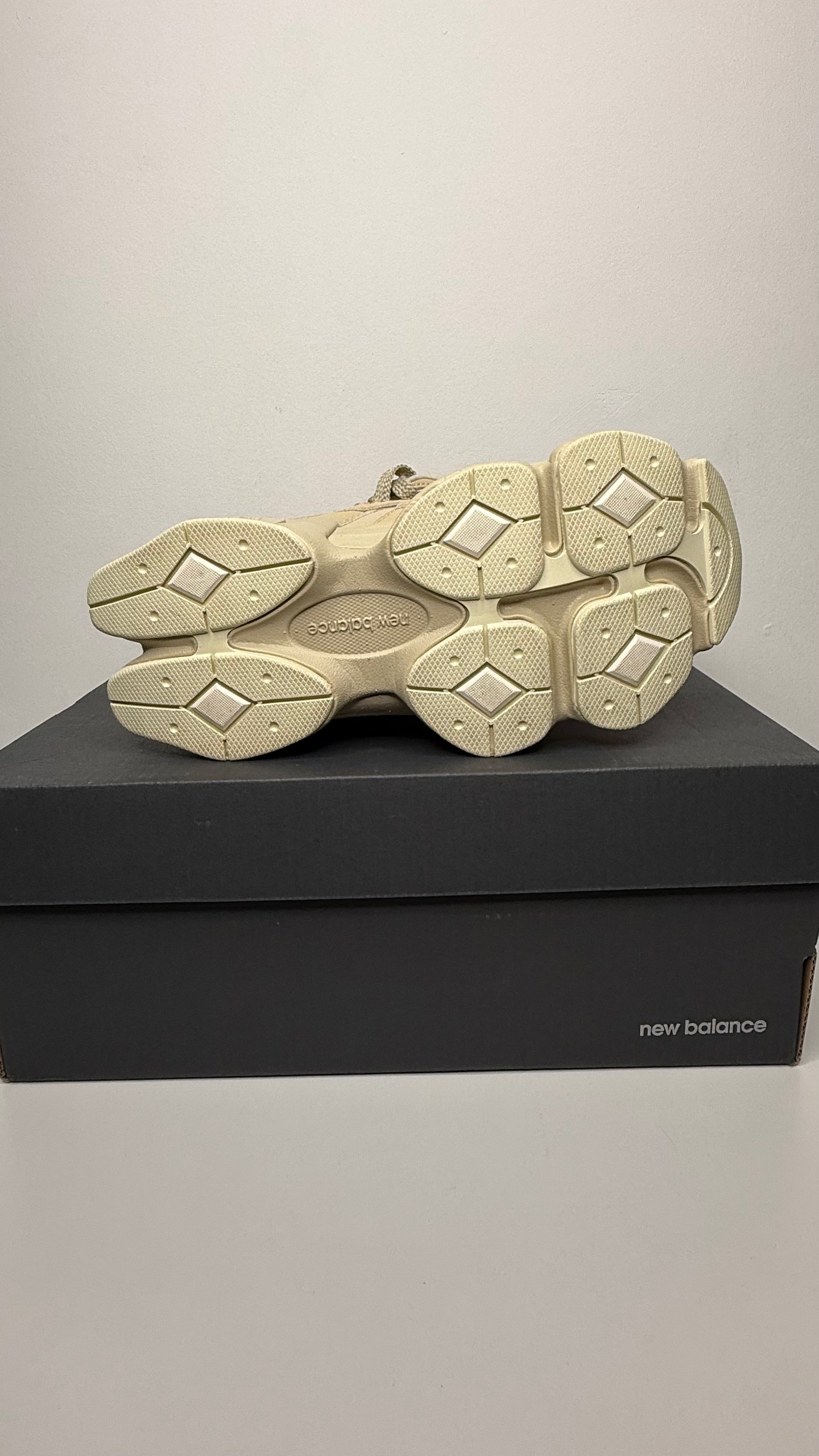 New Balance 9060 Bone Sparrow - PRONTA ENTREGA