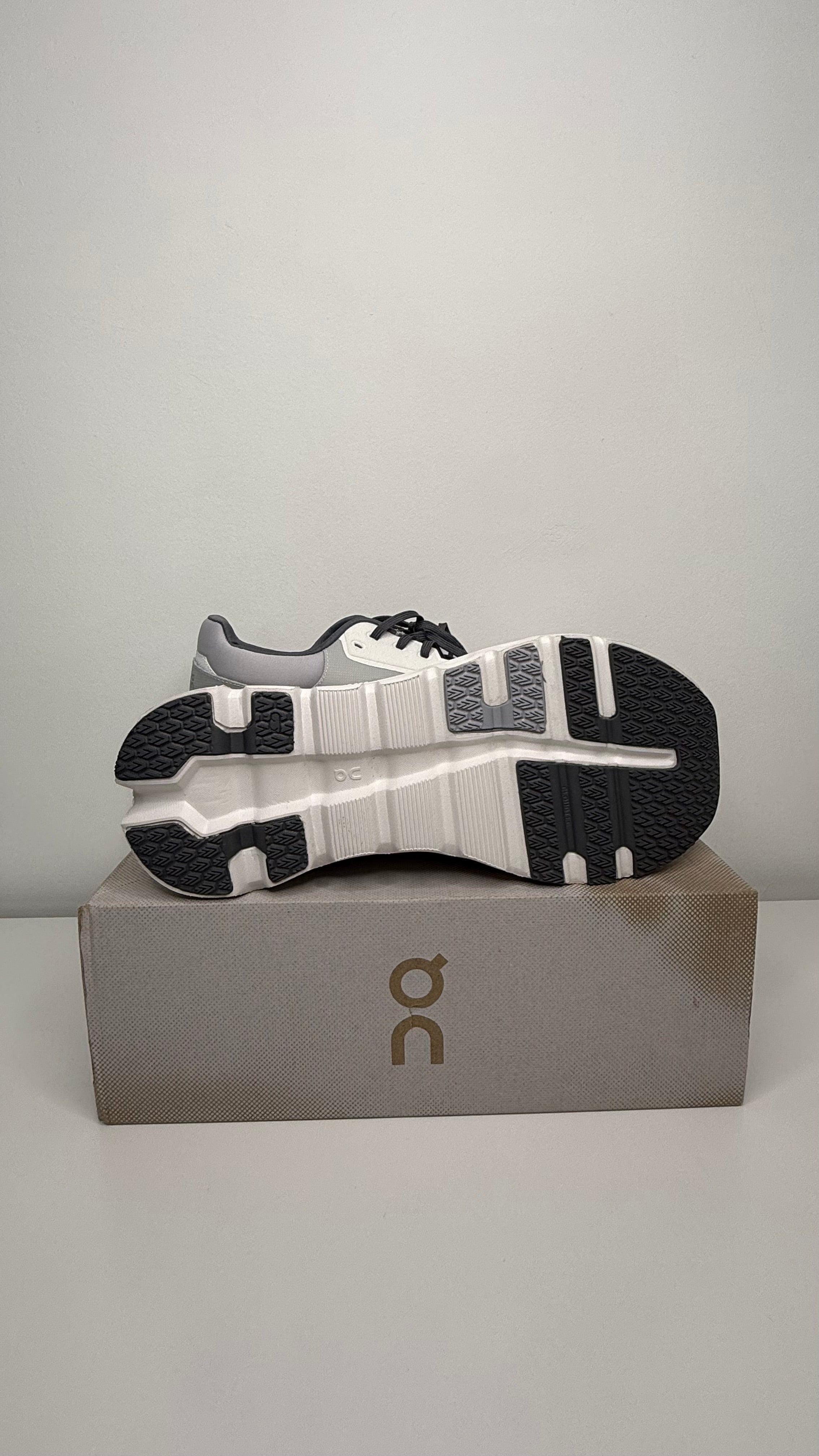 On Running Cloudrunner 2 Frost White - PRONTA ENTREGA