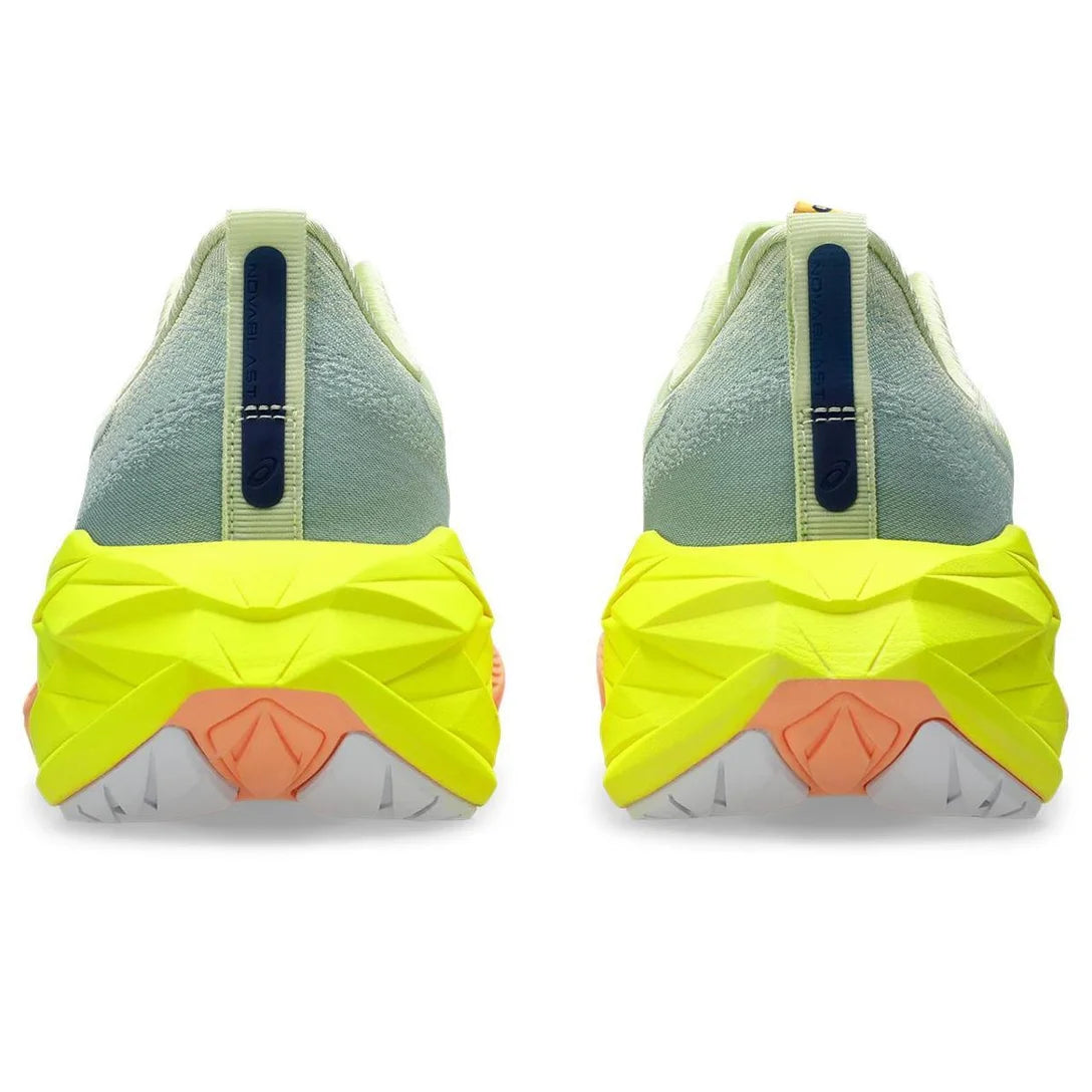 Tênis Asics Novablast 4