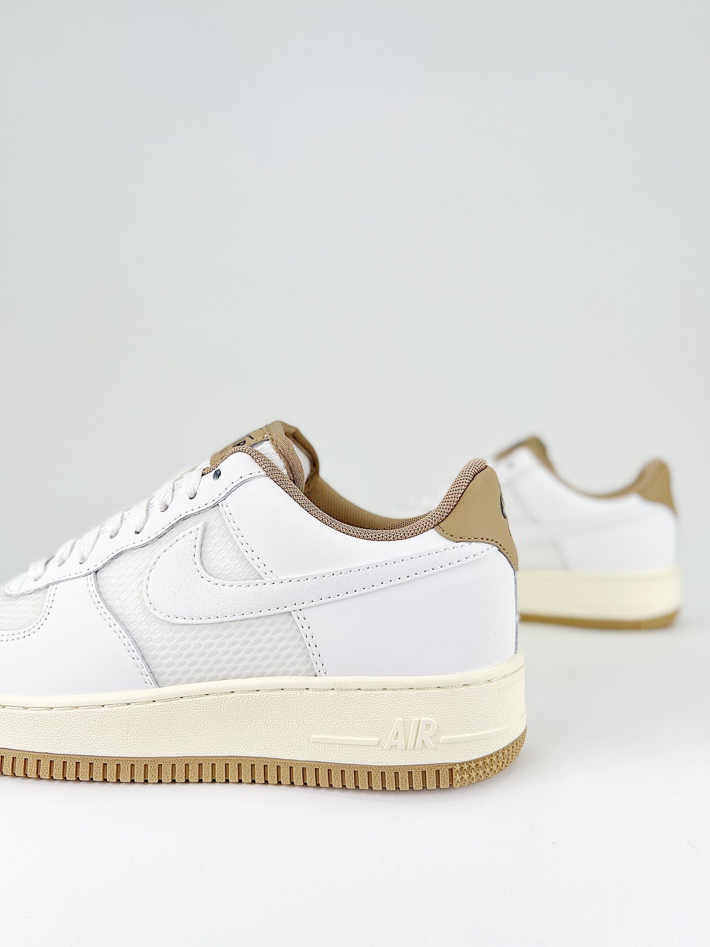 Nike Air Force 1 Low 07 LV8 Summit White Khaki