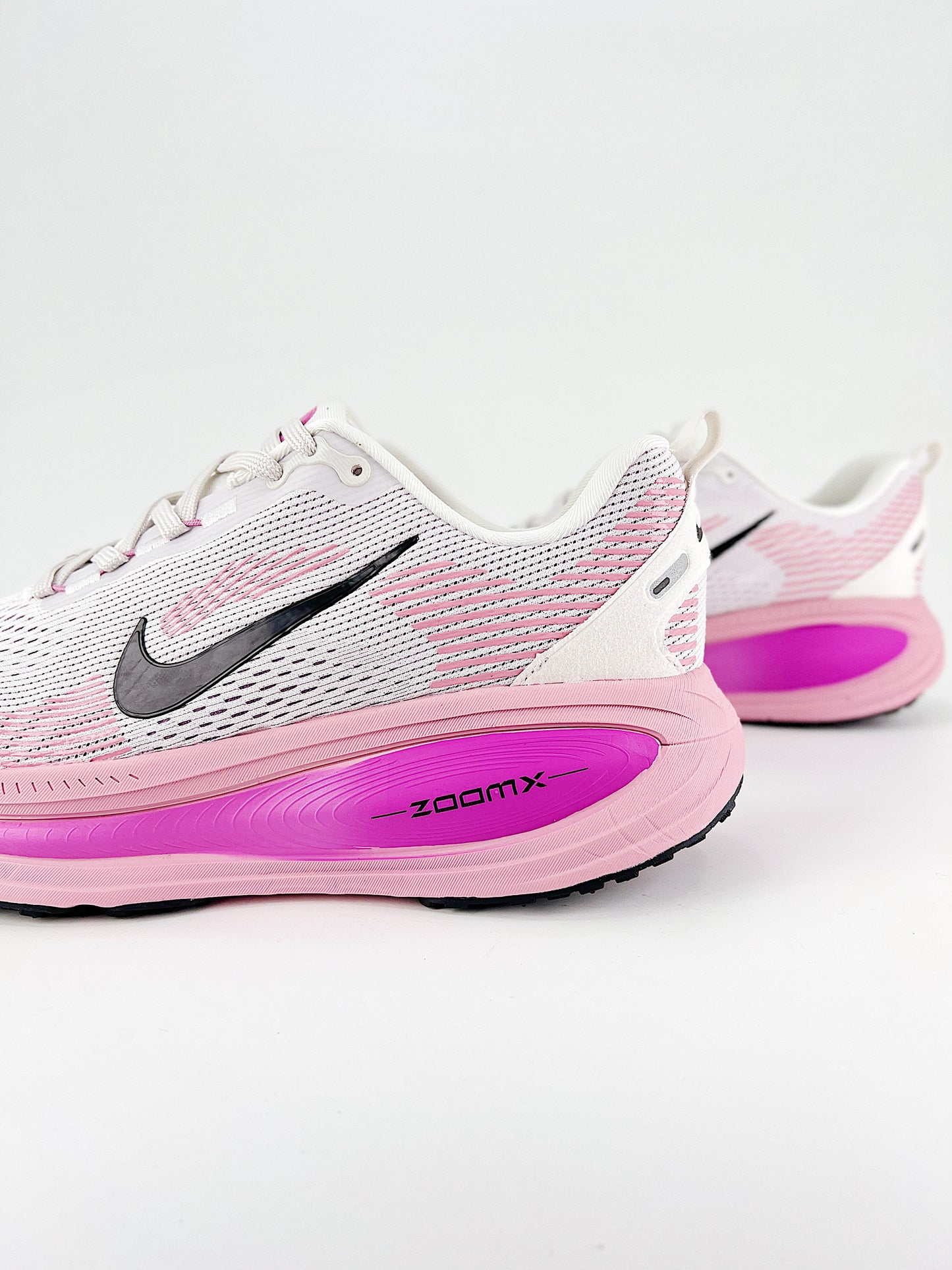 Tênis Nike Vomero 18