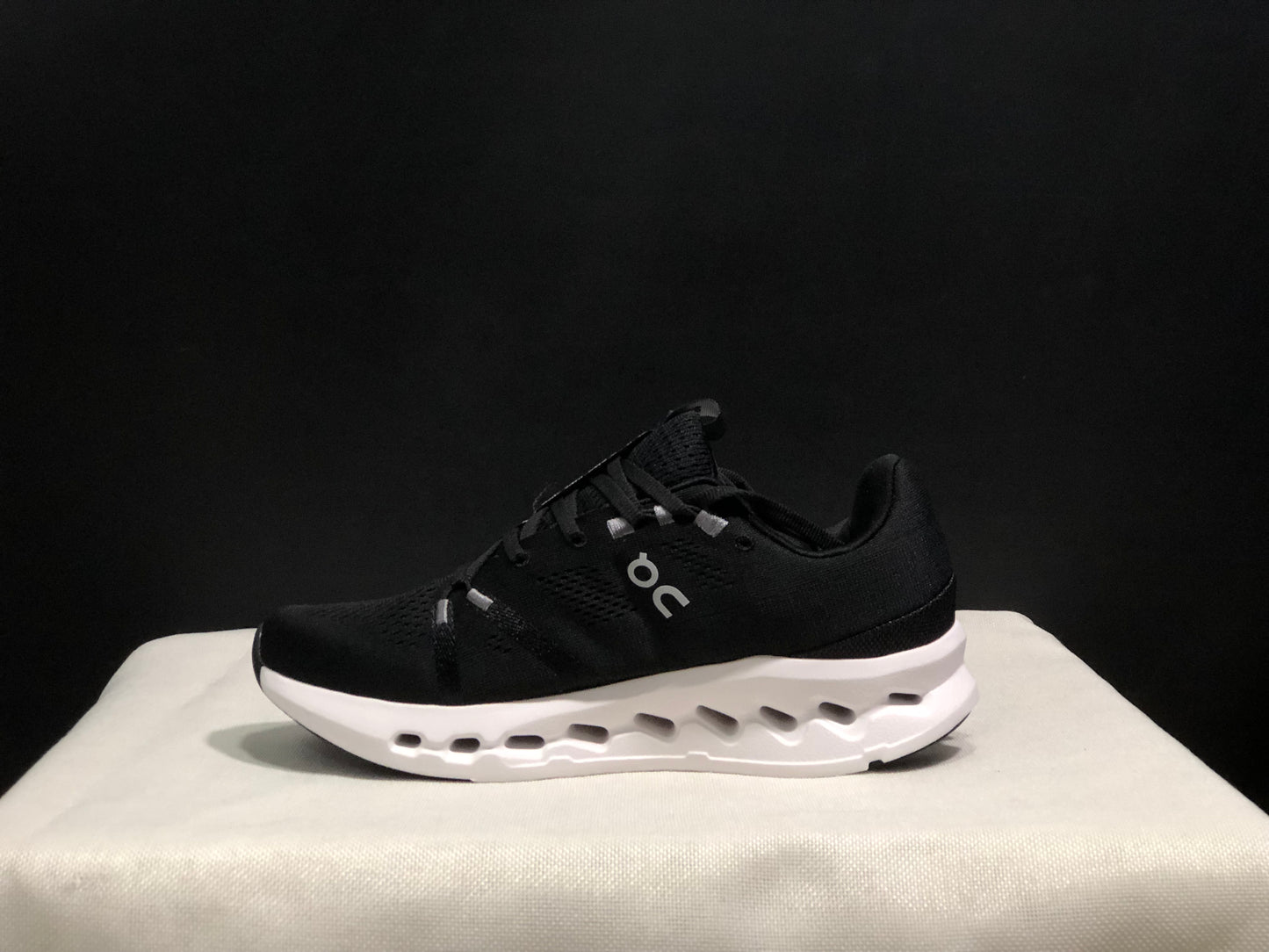 Tênis On Running Cloudsurfer