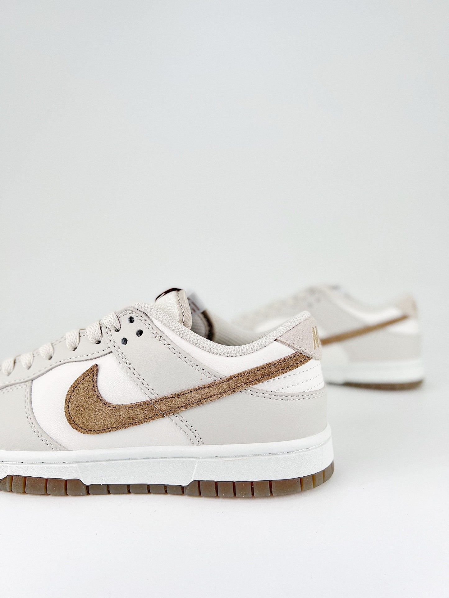 Nike Dunk Low SE Phantom Khaki