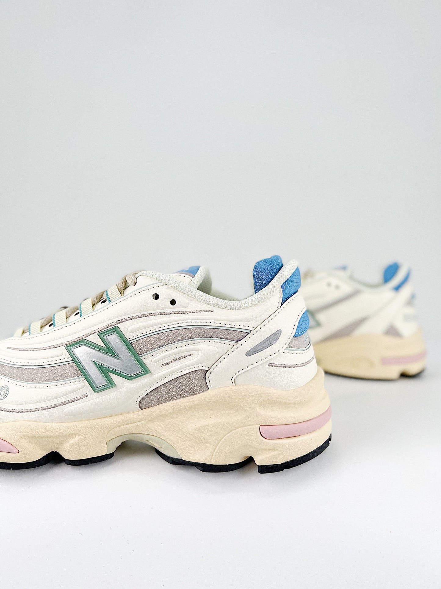 New Balance 1000 Angora