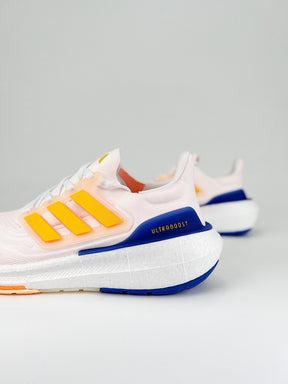 Tênis Adidas UltraBoost Light 23