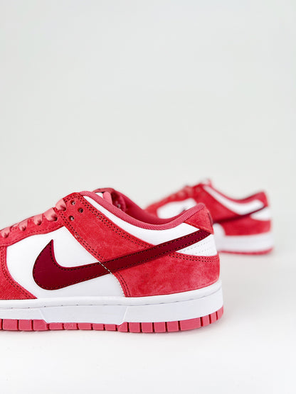Nike Dunk Low Valentine's Day