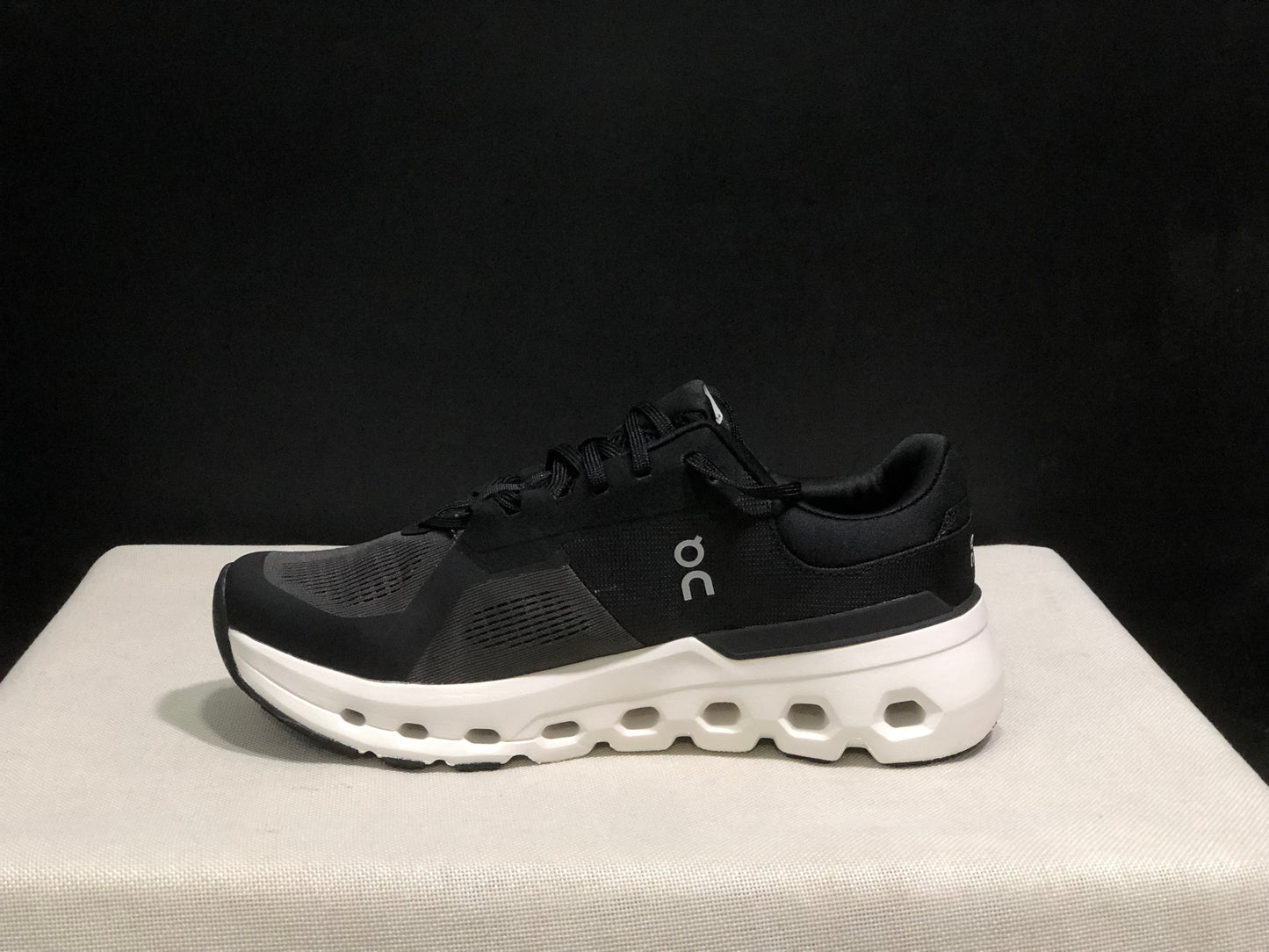 Tênis On Running Cloudrunner 2