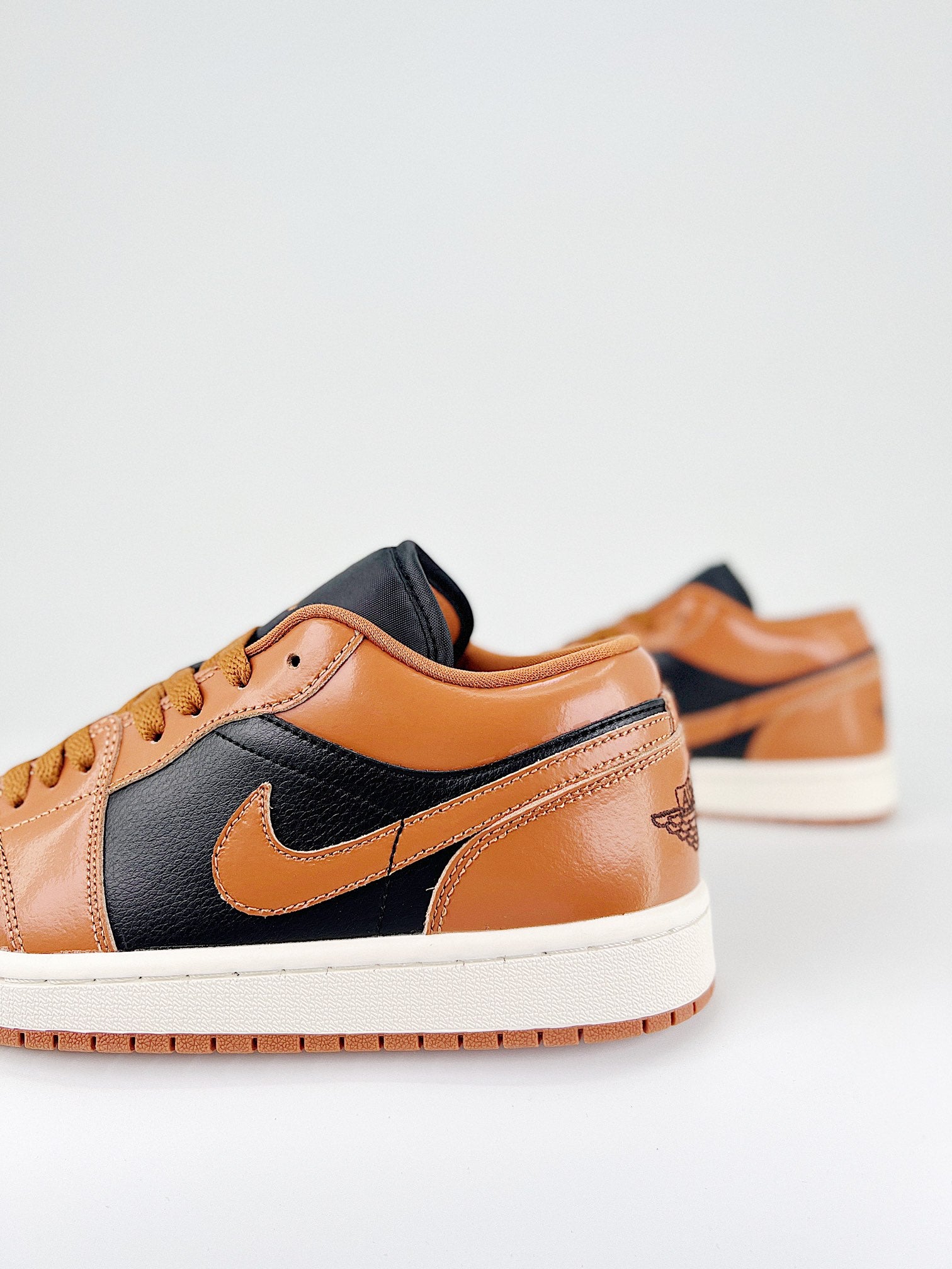 Air Jordan 1 Low Archaeo Brown