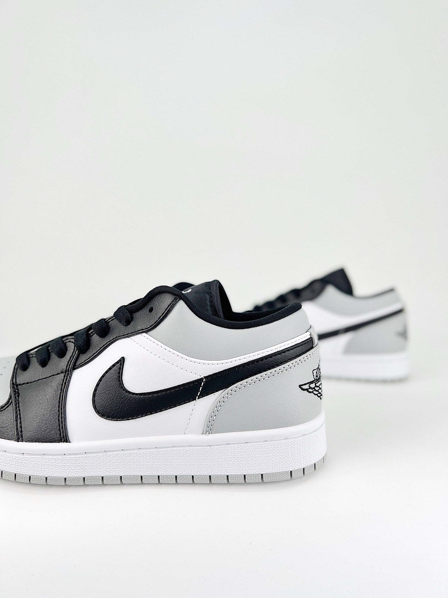 Air Jordan 1 Low Smoke Grey Toe