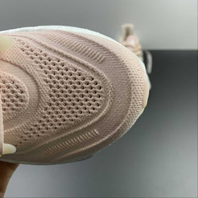 Tênis Adidas UltraBoost Light 23