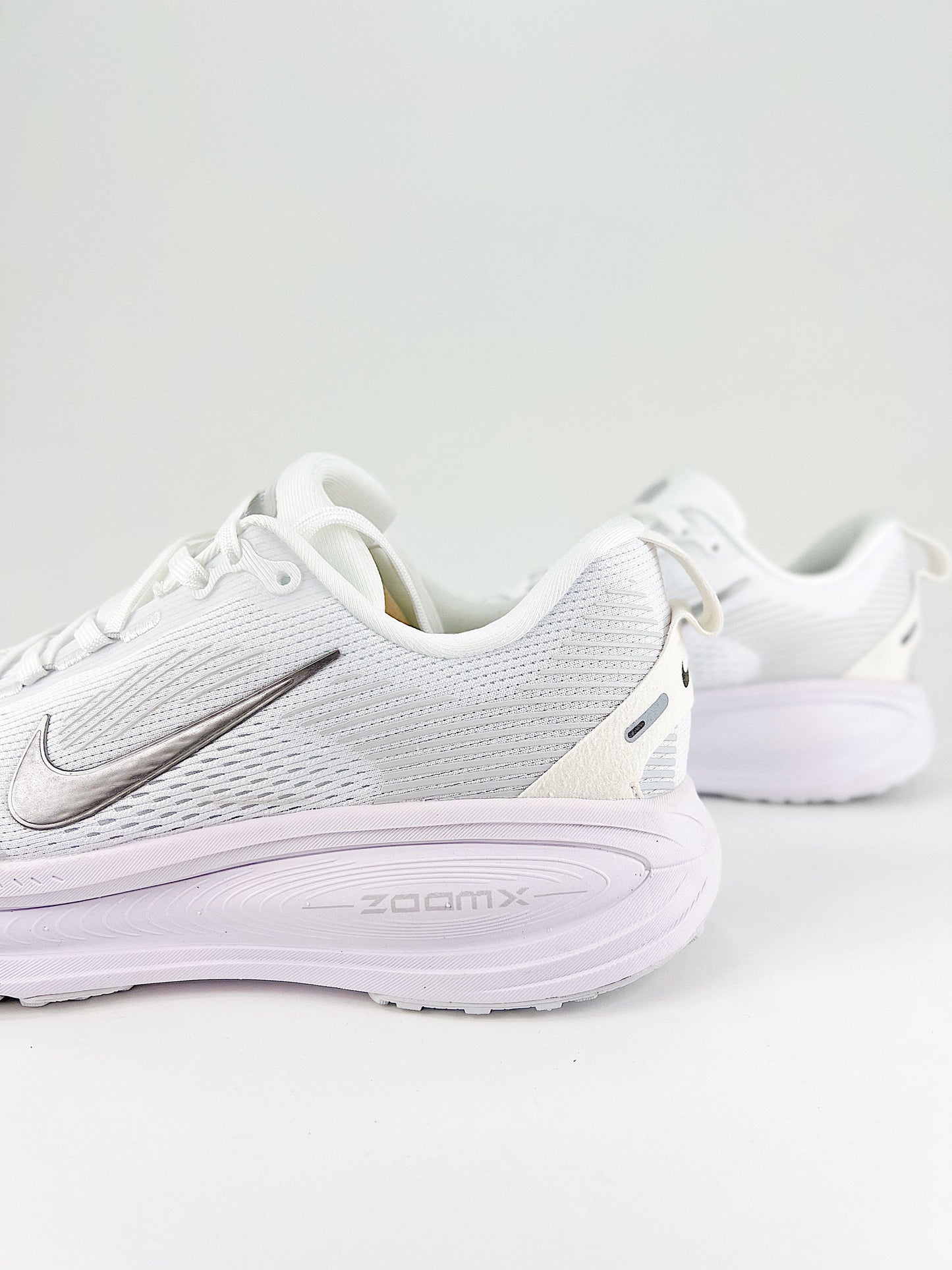 Tênis Nike Vomero 18