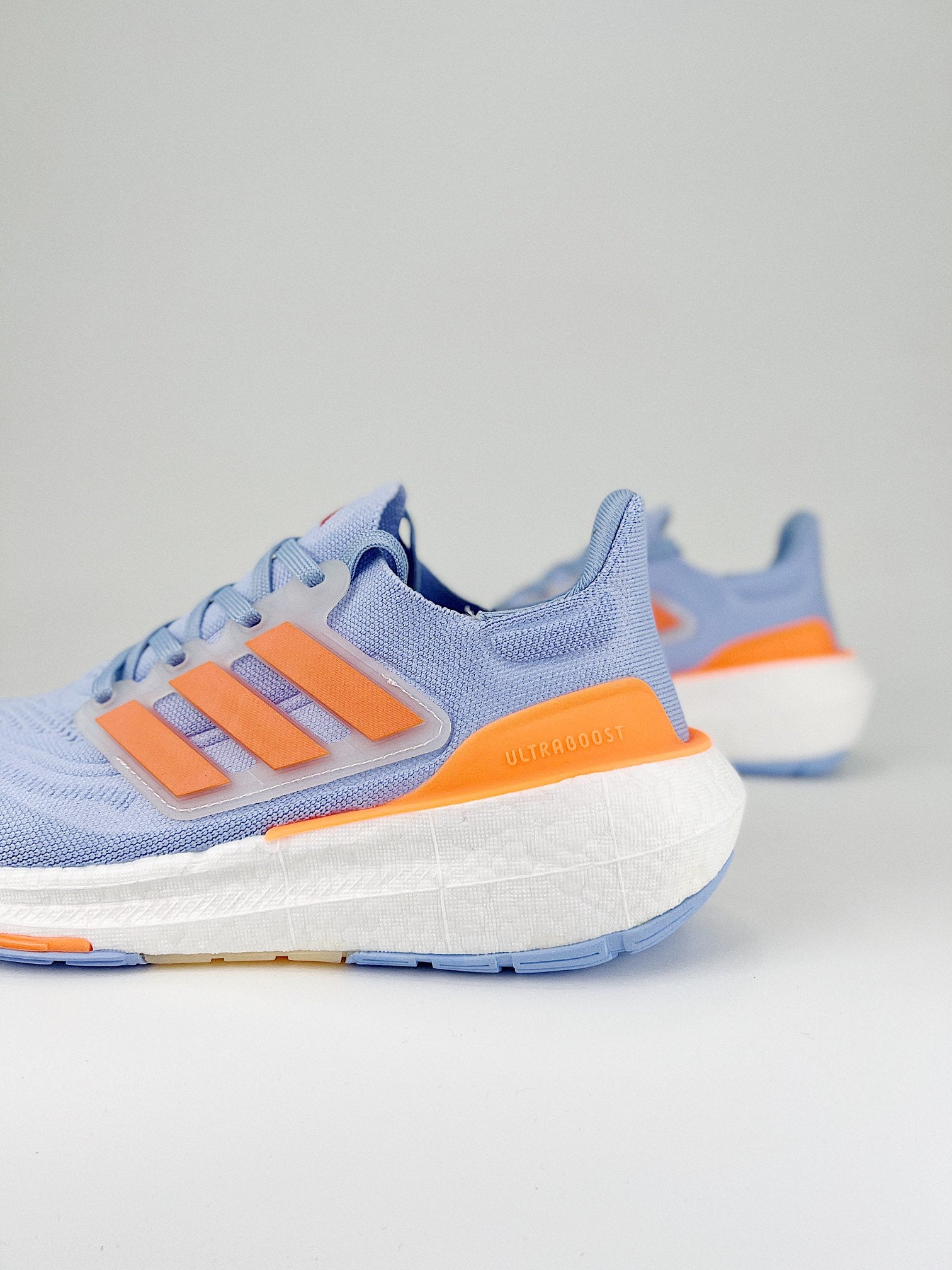 Tênis Adidas UltraBoost Light 23