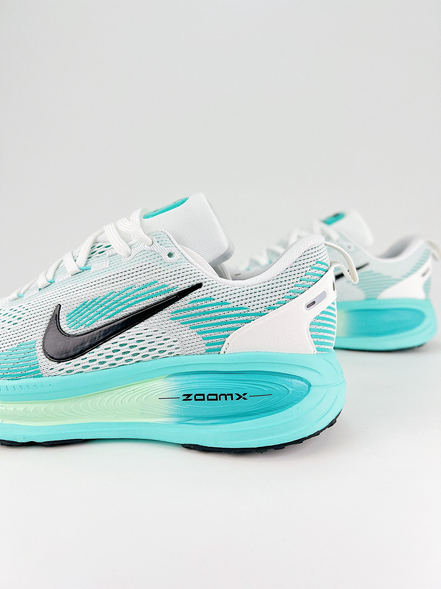 Tênis Nike Vomero 18