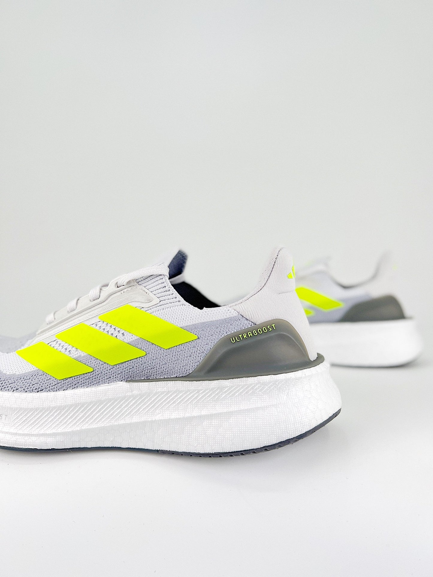 Tênis Adidas Ultraboost 5x