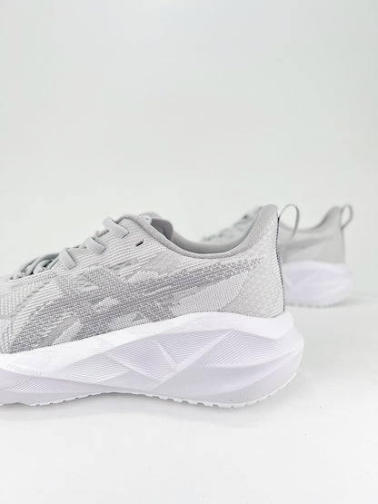 Tênis Asics Novablast 5