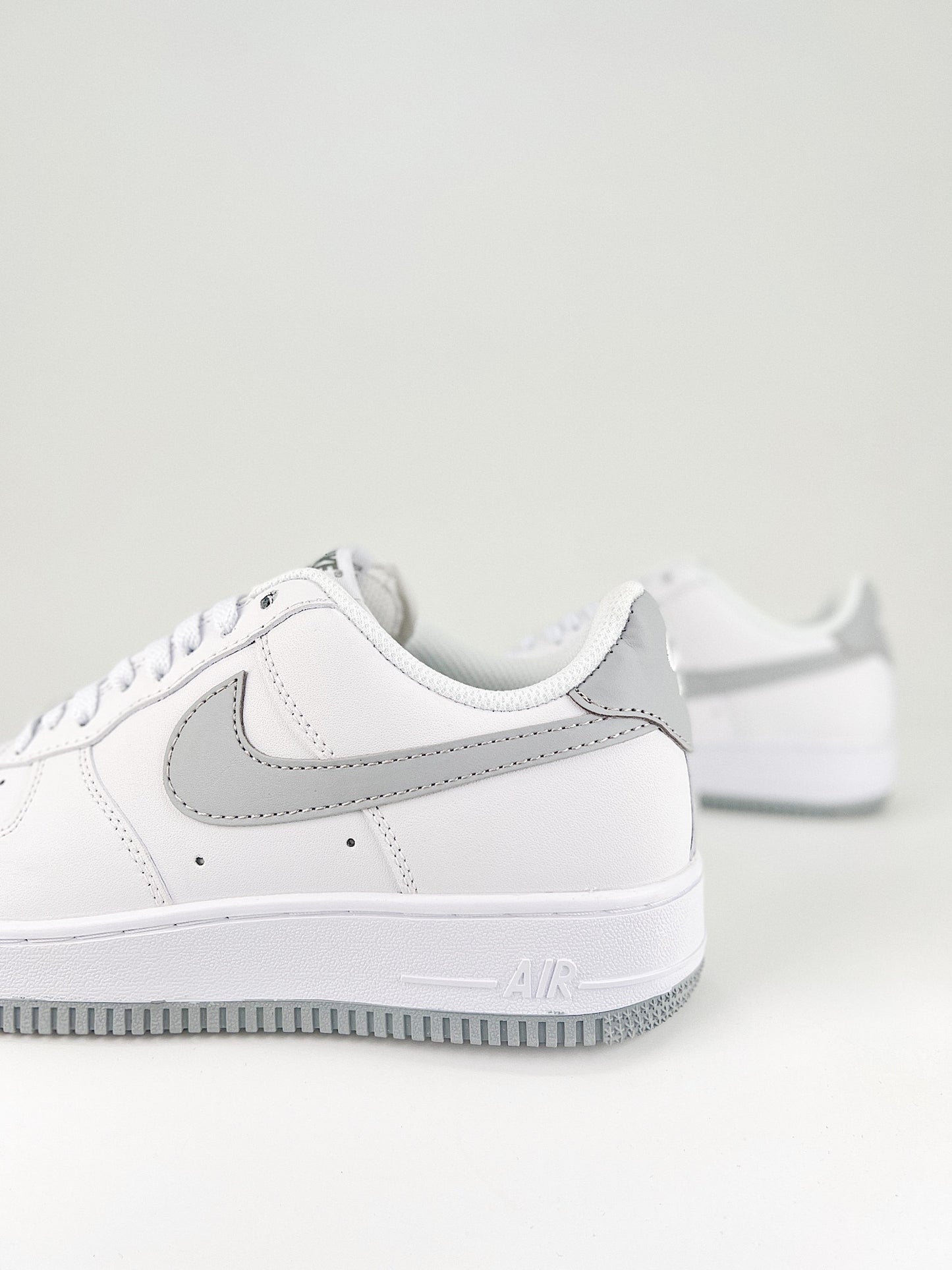 Nike Air Force 1 Low White Light Smoke Grey