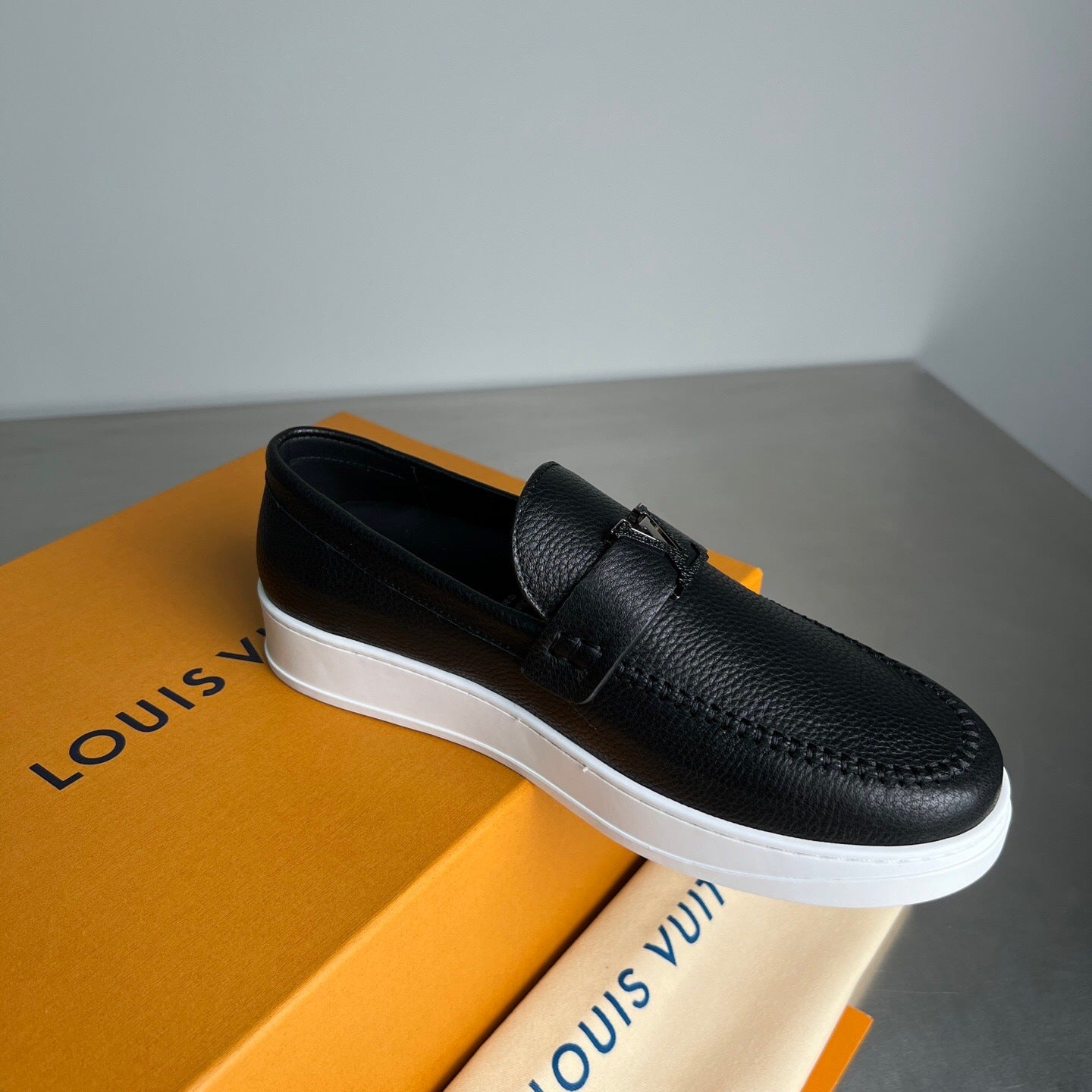 Sapato LV Resort Loafer Black