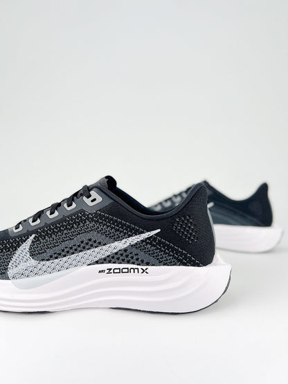 Tênis Nike Pegasus Plus