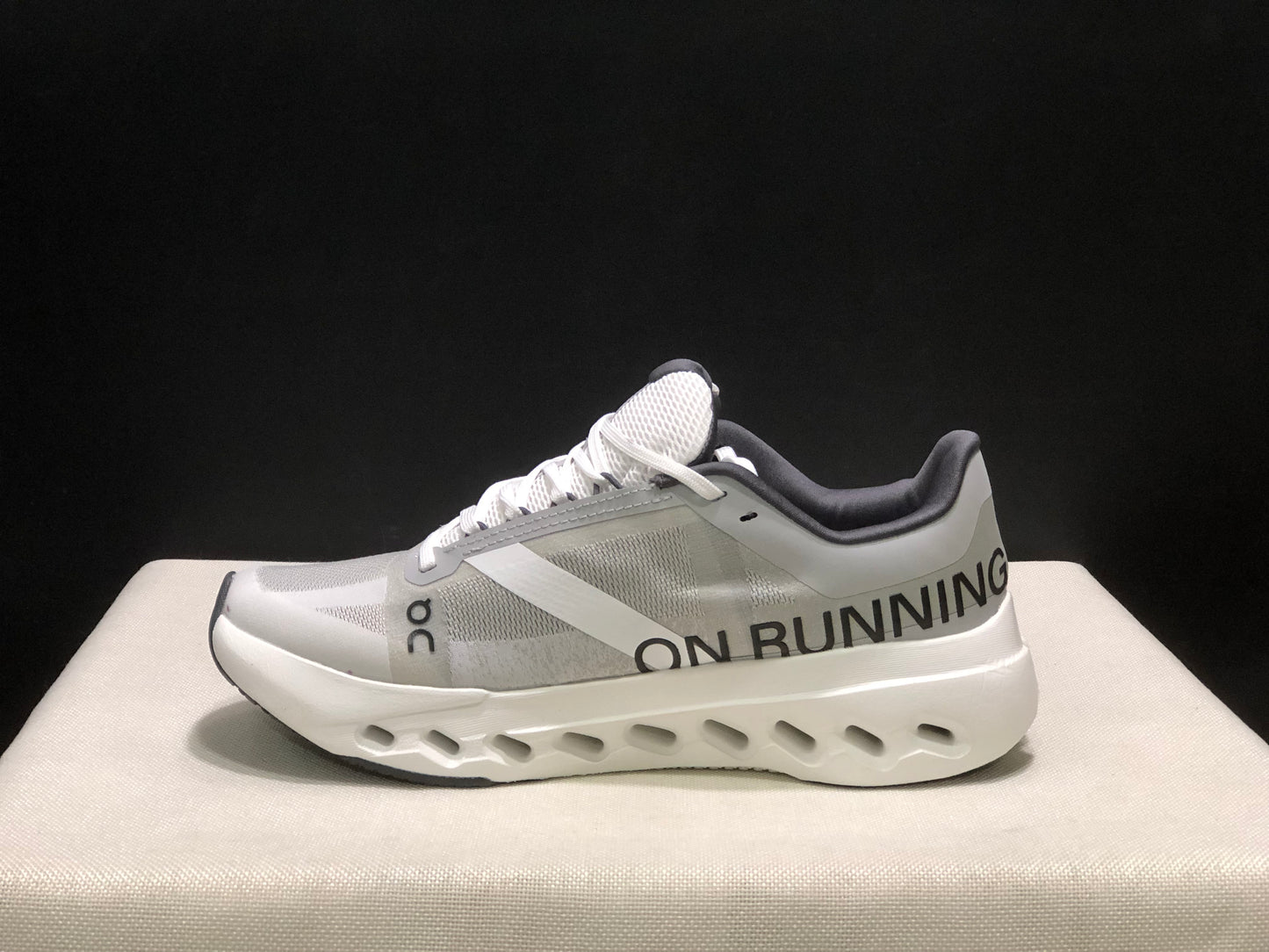 Tênis On Running Cloudsurfer Next