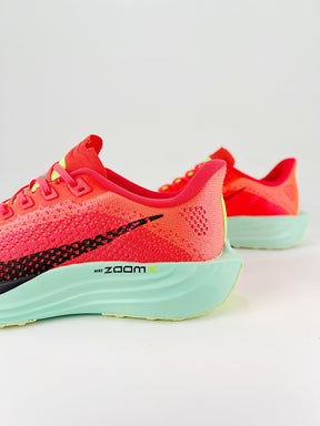 Tênis Nike Pegasus Plus