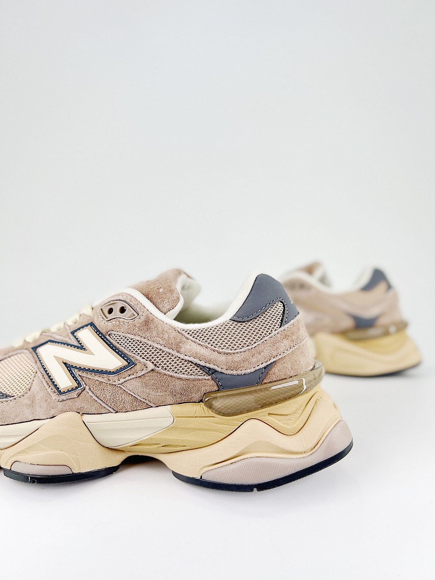 New Balance 9060 Driftwood Castlerock