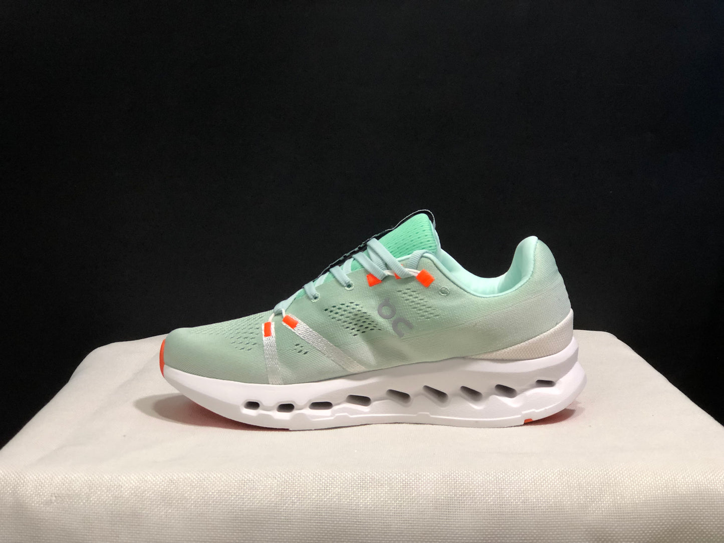 Tênis On Running Cloudsurfer