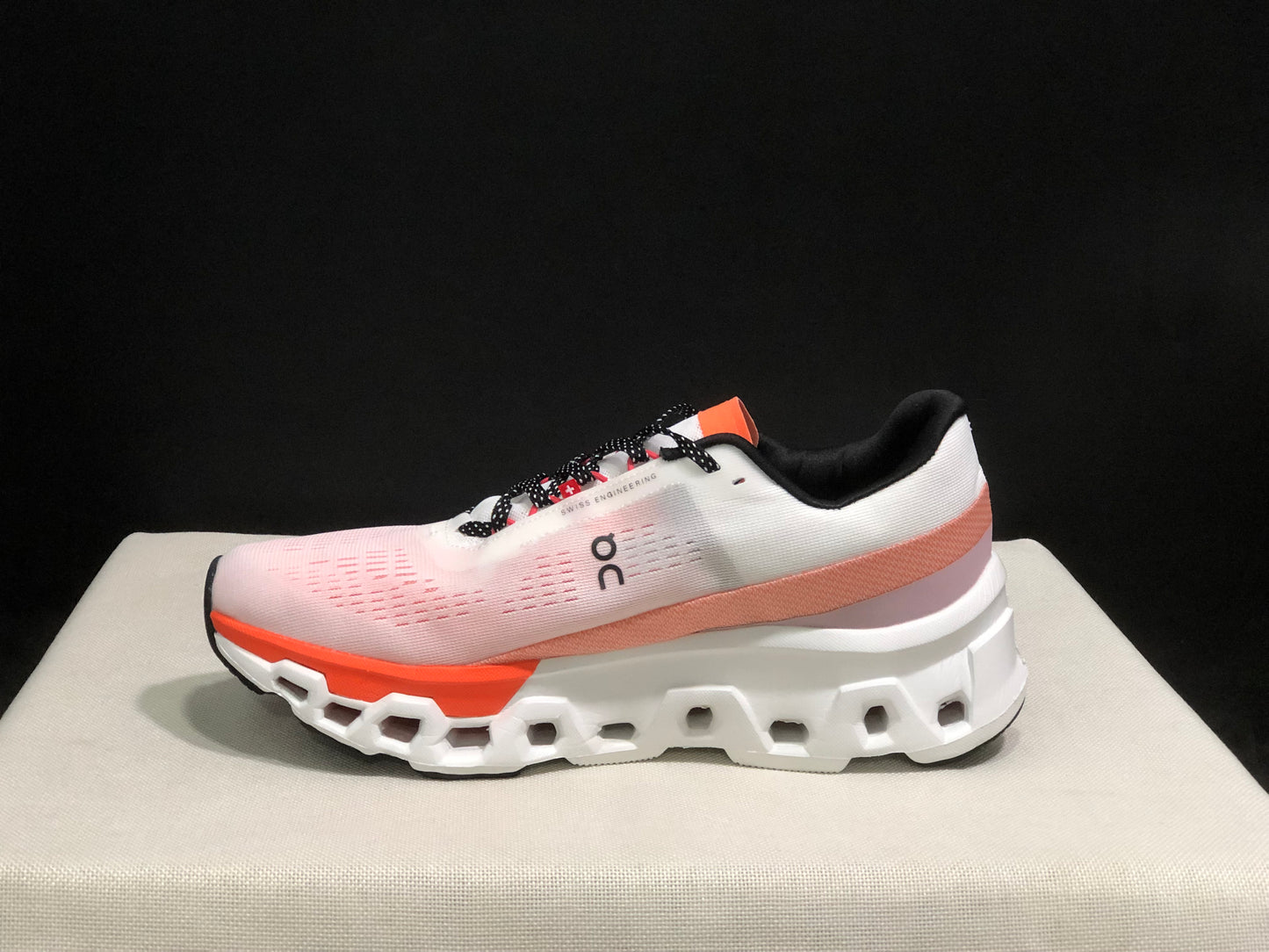 Tênis On Running Cloudmonster 2