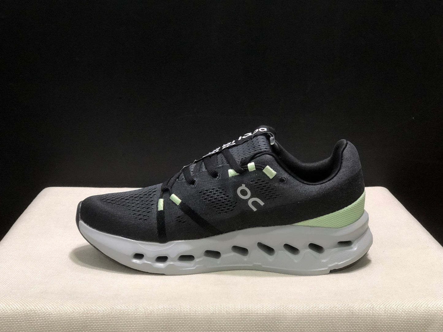 Tênis On Running Cloudsurfer