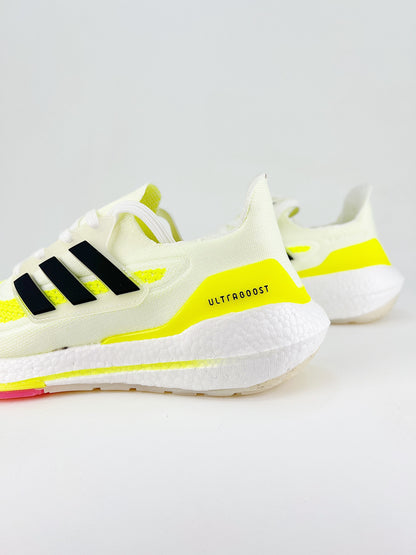Tênis Adidas UltraBoost 21