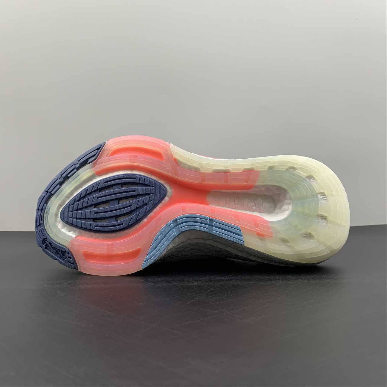 Tênis Adidas UltraBoost 22