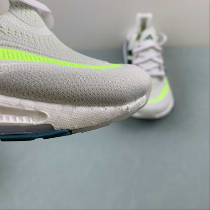 Tênis Adidas UltraBoost Light 23