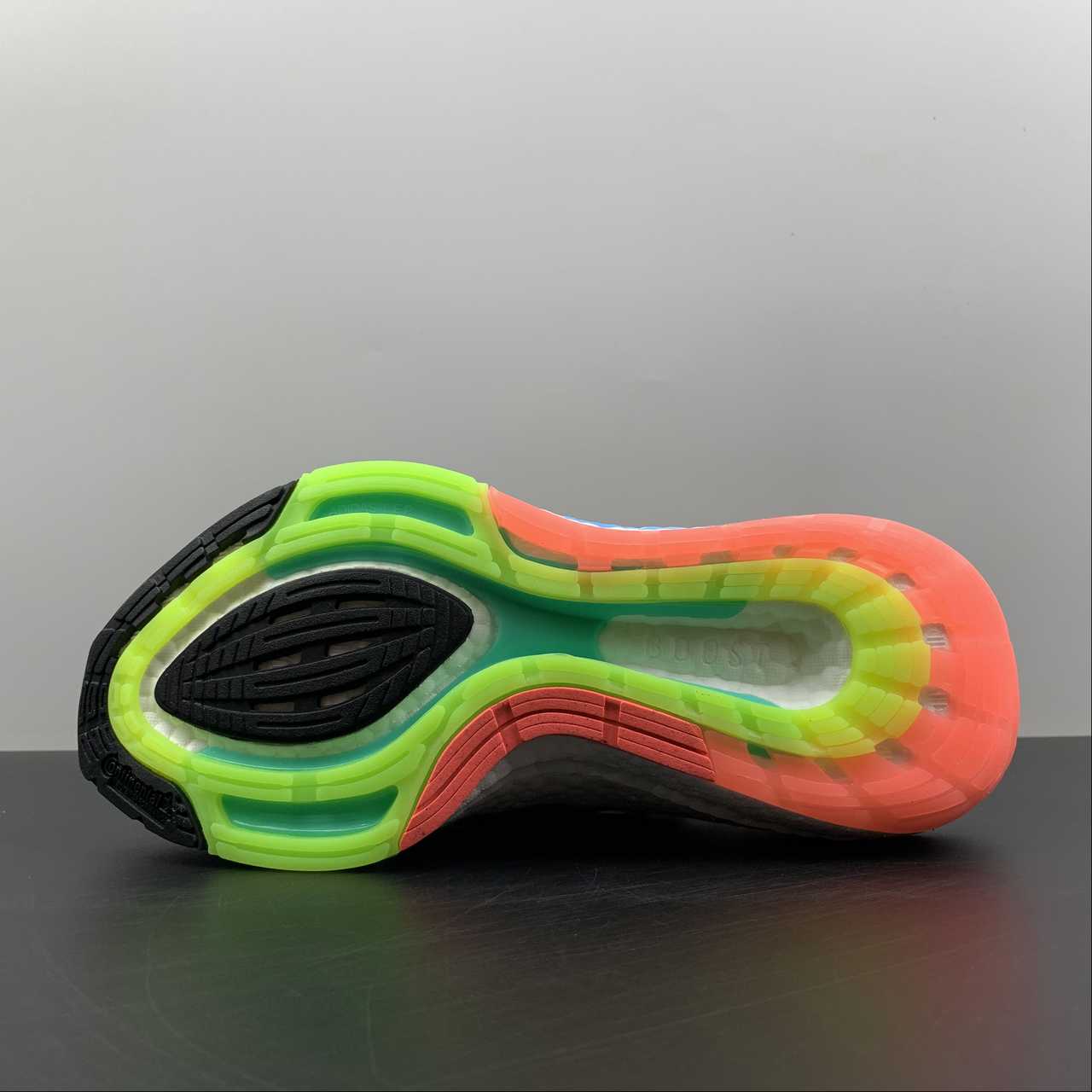 Tênis Adidas UltraBoost 22