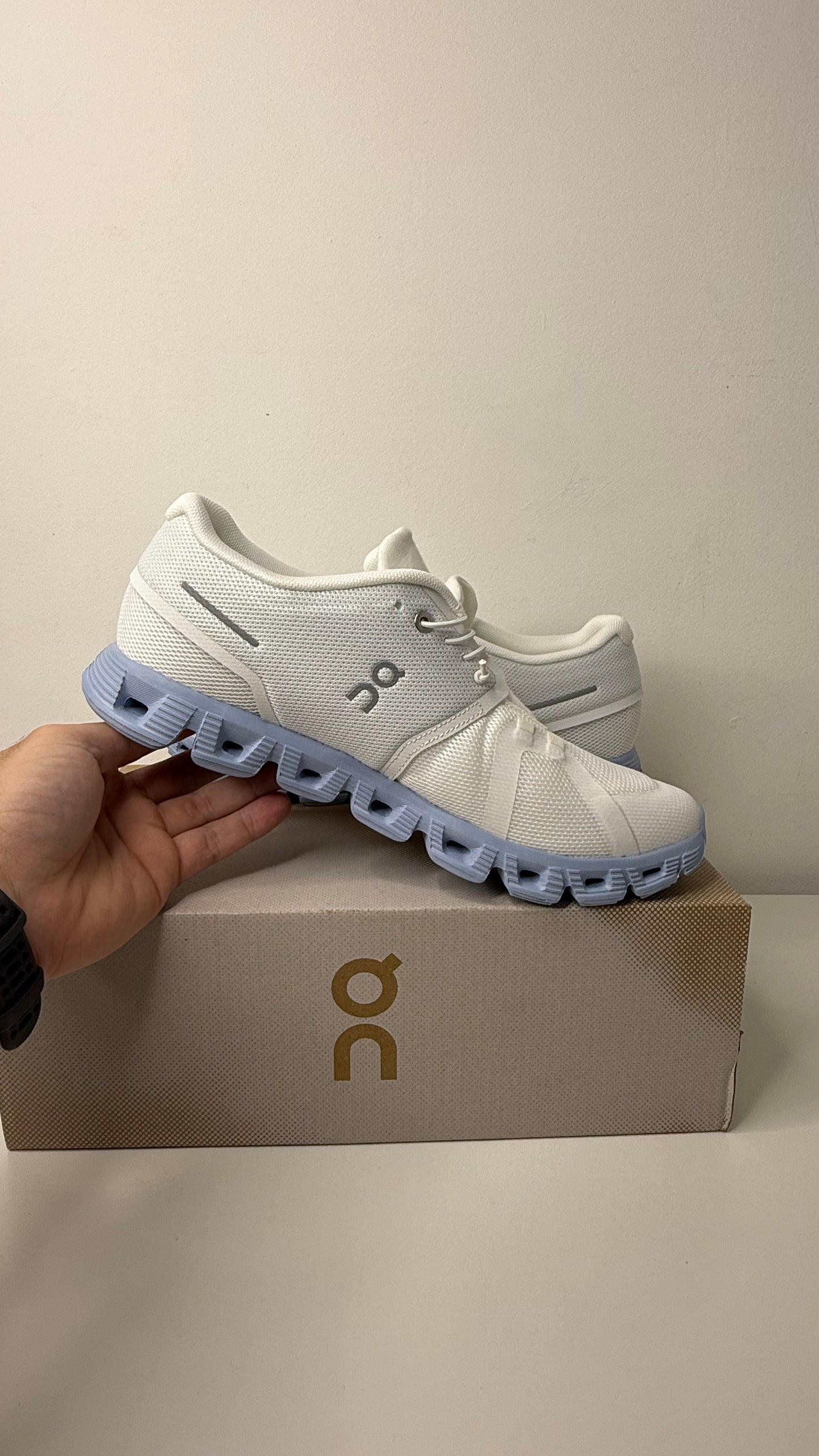 Tênis On Running Cloud 5 - PRONTA ENTREGA