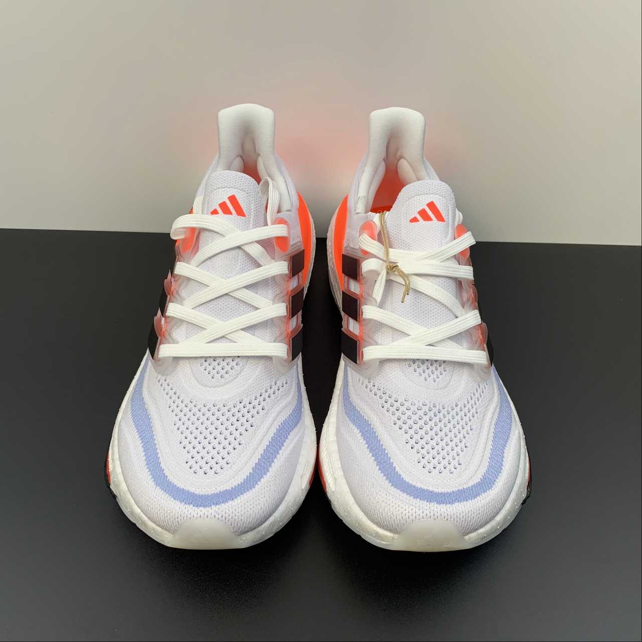 Tênis Adidas UltraBoost Light 23